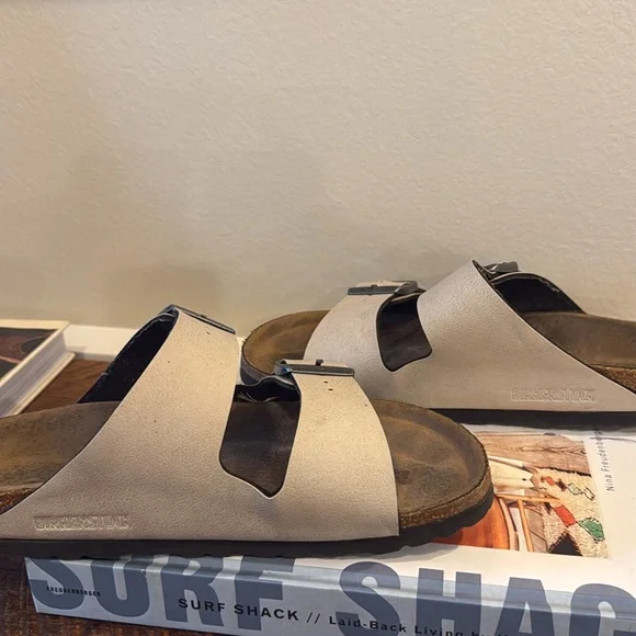 Women’s Birkenstock Arizona Slide Sandals. Taupe, 2-strap with buckles. - Picture 3 of 5